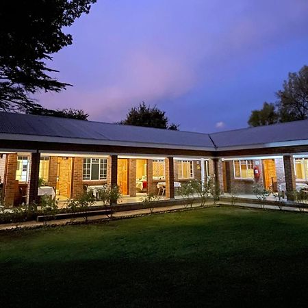 Village Lodge האריסמית מראה חיצוני תמונה