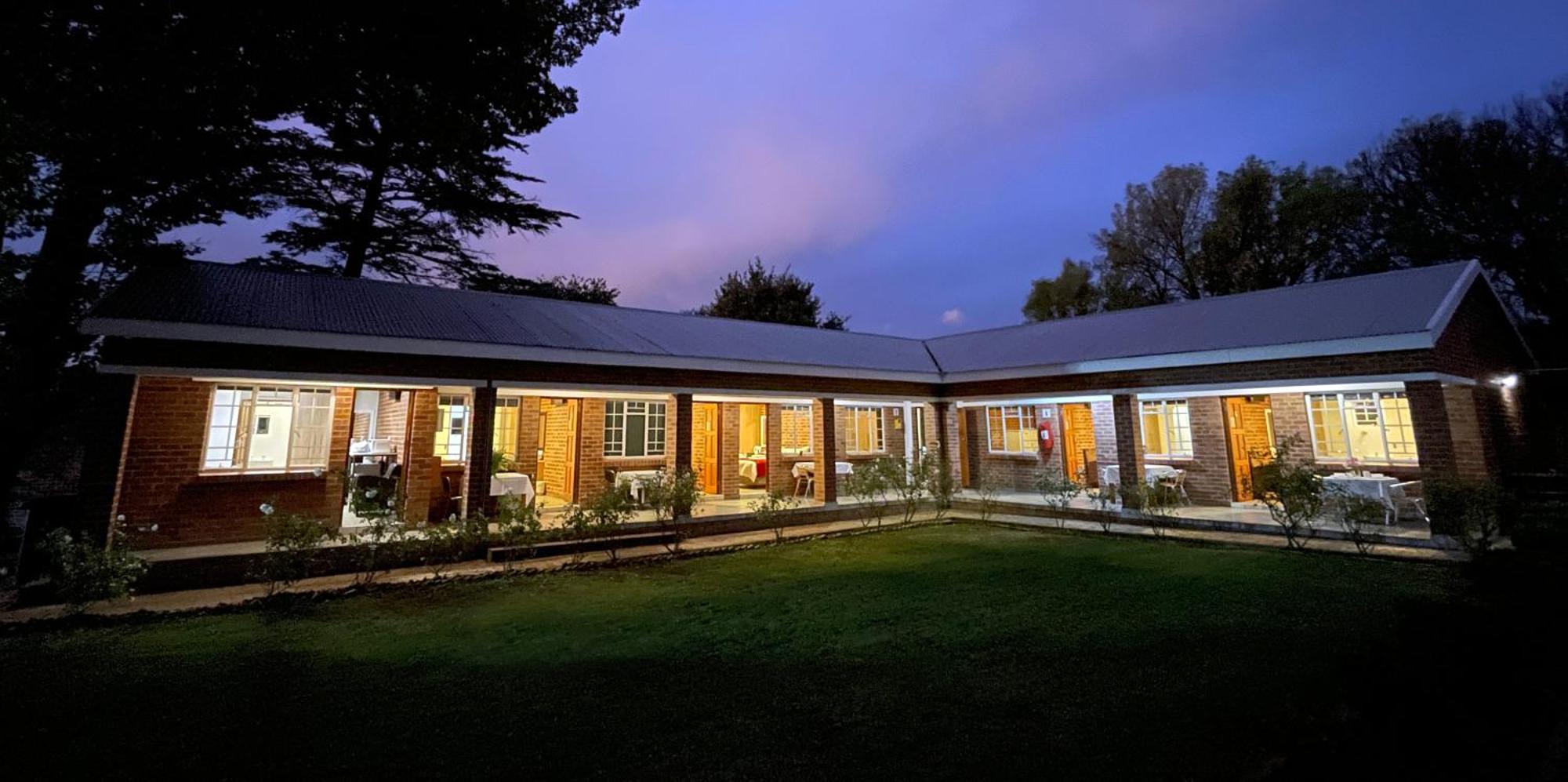 Village Lodge האריסמית מראה חיצוני תמונה
