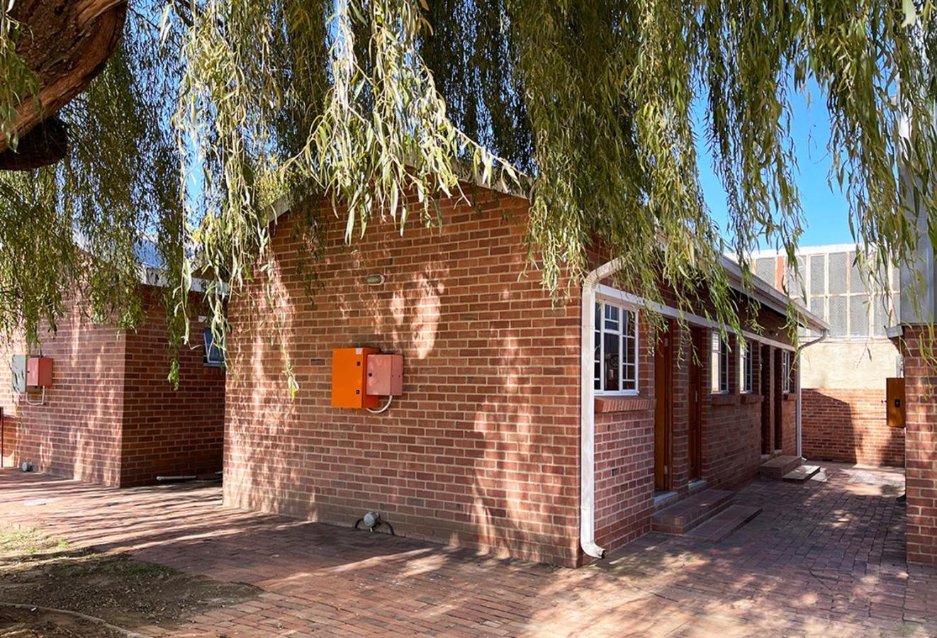 Village Lodge האריסמית מראה חיצוני תמונה