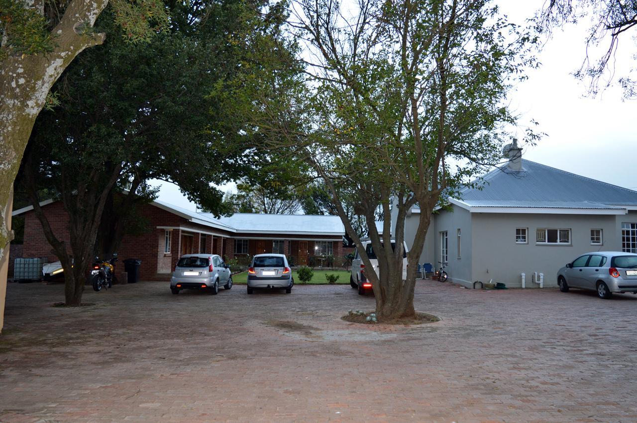 Village Lodge האריסמית מראה חיצוני תמונה